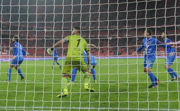 El Alavés debe romper la disciplina defensiva balear para no tener problemas en la vuelta.