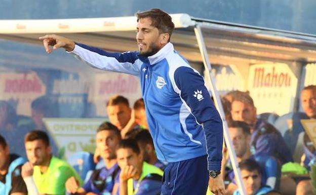 Zubeldía, durante su etapa como técnico albiazul. /Jesús Andrade