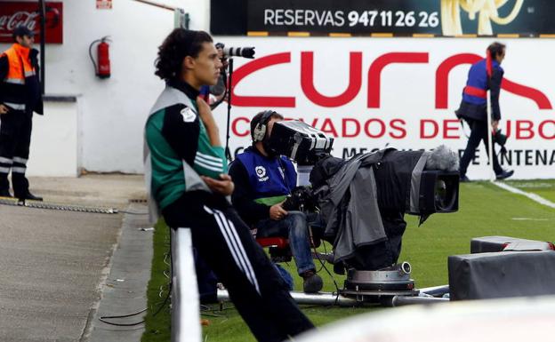Cámaras de televisión, en Anduva.