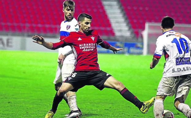 Peláez «tiene que llegar» al duelo y Llorente «podría ir convocado»