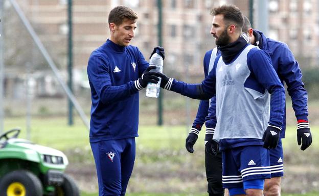 Camacho jugará ante su exequipo y Llorente integra la primera citación, antes de que se anuncie el descarte./Avelino Gómez