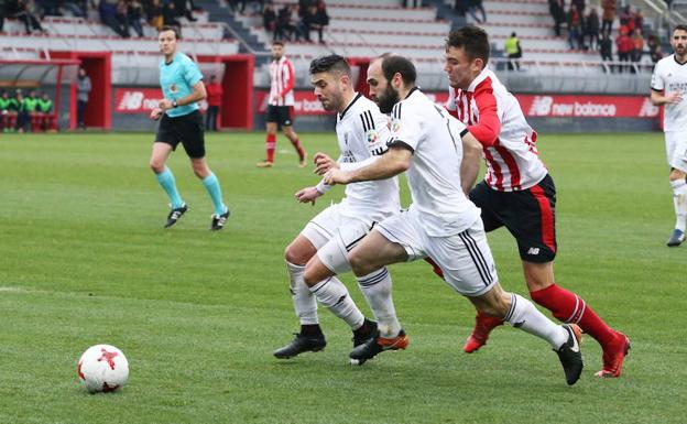 Paris es el jugador de campo que más veces aparece en las alineaciones del Mirandés (27, al igual que Kijera)./