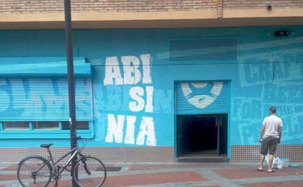 El llamativo exterior del nuevo Abisinia.