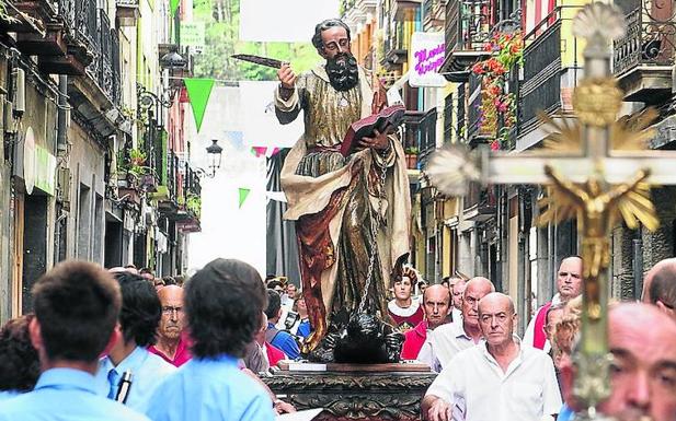 La imagen de San Bartolomé, en la tradicional procesión.