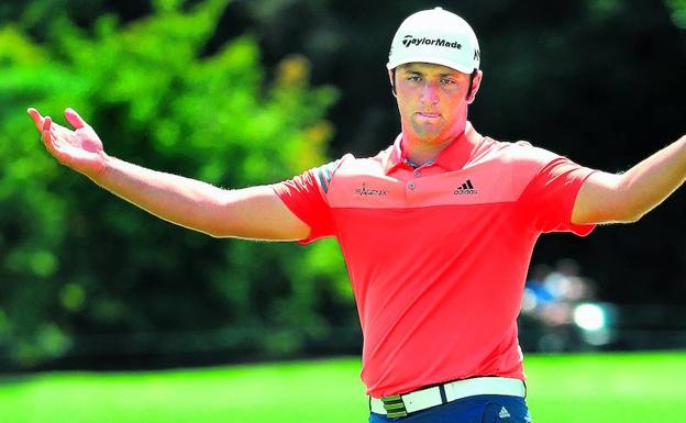 Jon Rahm lamenta un putt errado durante el recorrido de ayer