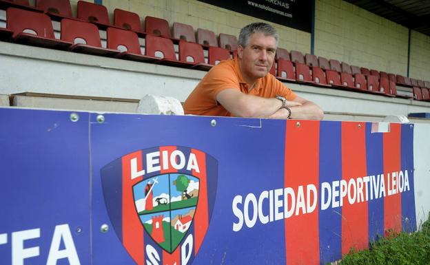 El entrenador del Leioa Jon Ander Lambea.