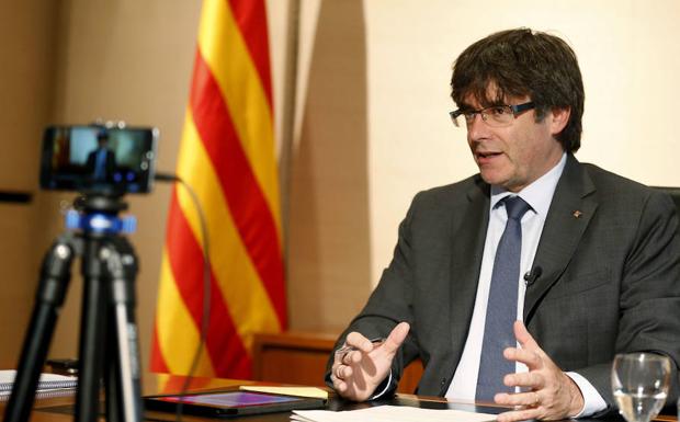 El presidente ha respondido a las preguntas a través de un videochat.