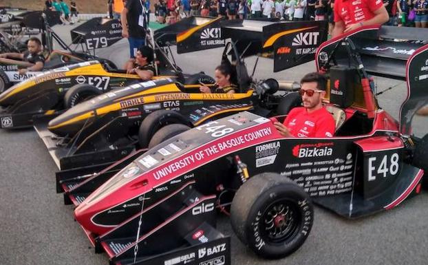 Bilboko Formula 1 ibilgailua, proba bat hasi aurretik.