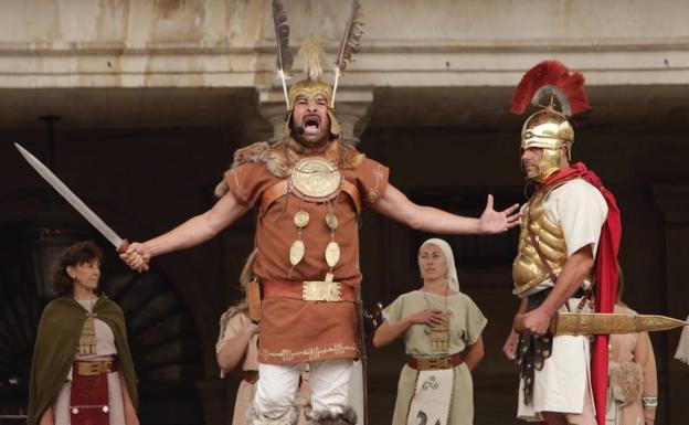 Romanos y celtíberos, en la plaza de España de Vitoria.