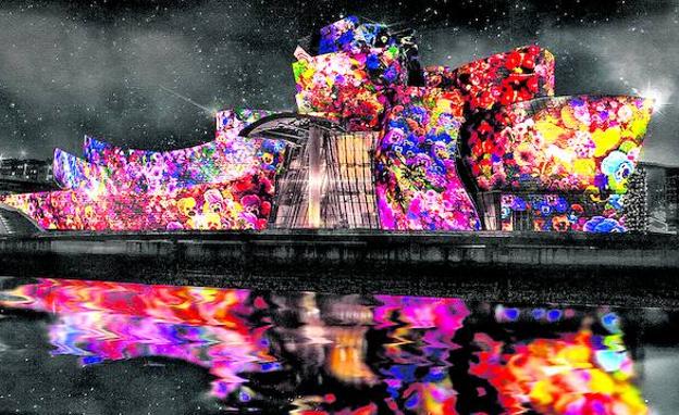 La empresa que inauguró los JJ OO de Londres proyectará imágenes y formas sobre el titanio del Guggenheim desde el jueves y hasta el sábado./El Correo