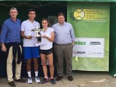 Los campeones posan en Jolaseta. /