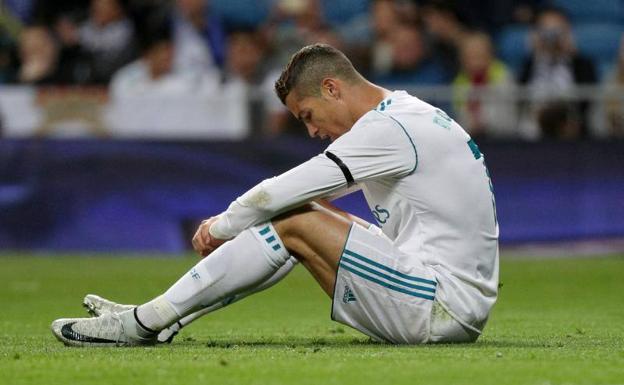 Cristiano Ronaldo lamenta las ocasiones perdidas ante la UD Las Palmas./Reuters
