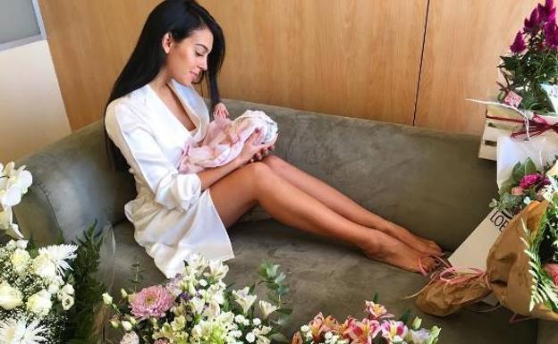 Georgina Rodríguez, con su hija./INSTAGRAM