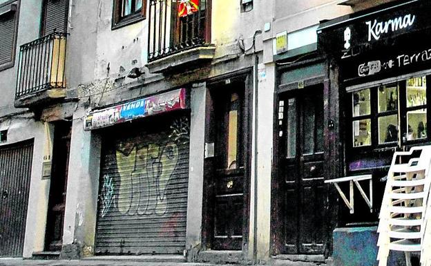 Fachada del nuevo bloque ocupado por los ‘bartolos’./Blanca Castillo