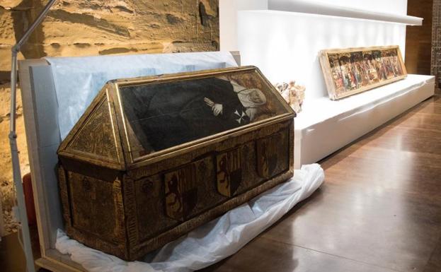 Algunos de los bienes que han sido trasladados desde el Museo de Lérida hasta el Monasterio de Sijena. /Efe