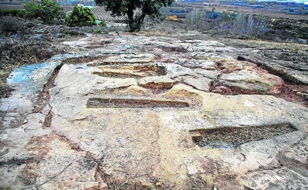 Los últimos hallazgos apuntan a una necrópolis importante en la zona de Santa Eulalia. /E. C.