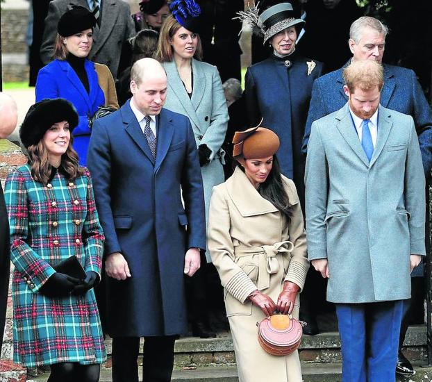 La actriz Meghan Markle, con su prometido, el príncipe Harry, y los Duques de Cambridge./Adrian Dennis