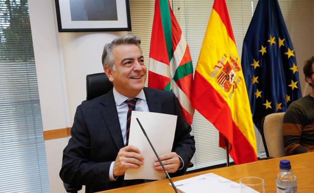 Javier de Andrés, durante su comparecencia de hoy./BLANCA CASTILLO