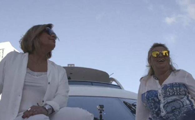 Terelu y Carmen en Miami, en el próximo episodios de 'Las Campos'./Telecino
