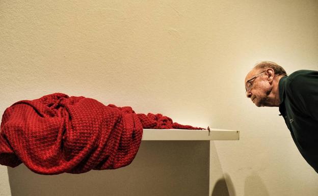 Vista de la obra 'Trabajo Forzado', de la artista argentina Liliana Porter, en el Artium./Igor Aizpuru