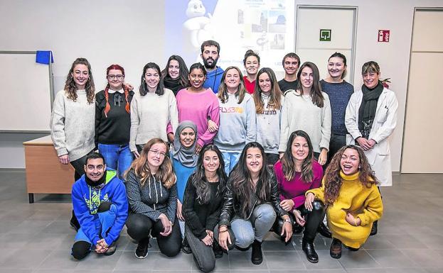 Alumnos de Los Herrán y Carmelitas. /