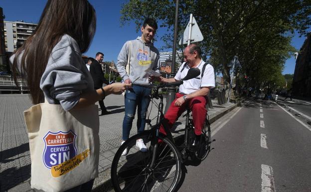 Si conduces una bici pide caña sin alcohol