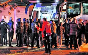 Muchos de los menores no acompañados llegan a Bilbao en autobuses desde el sur de España./ignacio pérez