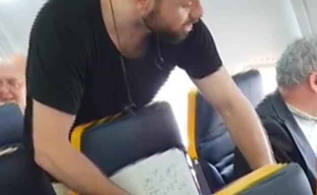 Impactante caso de racismo en un vuelo de Barcelona a Londres — Ryanair Impactante caso de racismo en un vuelo de Barcelona a Londres — Ryanair