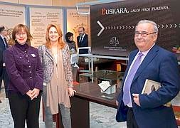 El Parlamento vasco expone el primer libro impreso en euskera