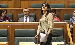 Aintzane Ezenarro, en el Parlamento vasco. / Blanca Castillo/