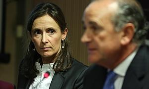 Nuria Lopez de Guereñu y Miguel Ángel Lujua, en una rueda de prensa anterior. /Luis Ángel Gómez/