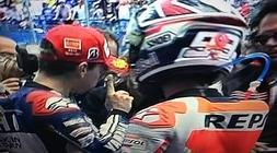 Lorenzo le reprocha a Márquez su actuación./