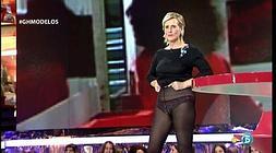 La presentadora, en bragas y a lo loco. / Telecinco/