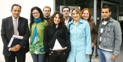 CON EL 'DIRE'. Quel, junto a Marza, Ramírez, Coppola, Astigarraga, Uhe, Piek y Cadena. / FOTOS: JESÚS ANDRADE/