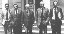 HISTORIA. De izquierda a derecha, Txiki Benegas, Chus Viana, Juan de Ajuriaguerra, Ramón Rubial y Juan María Bandrés. / EL CORREO/