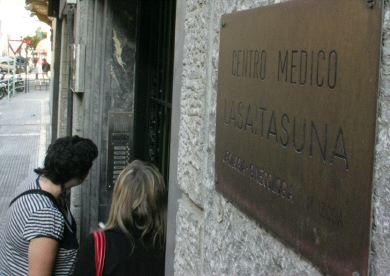 CONSULTA. La clínica está ubicada en un piso de la céntrica calle Ercilla. / IGNACIO PÉREZ/