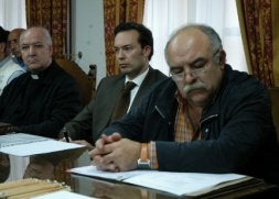 El abad Carlos Esteban, el prior Iván Rodero y su tesorero, Capellán. / R. SOLANO/