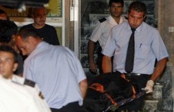 La Policía busca al compañero de una joven brasileña, a la que mató el domingo con un ladrillo. / EFE/