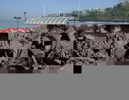 El edificio actual será derribado en breve. / PEDRO URRESTI/
