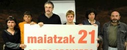 Los secretarios generales de ELA y LAB, Adolfo Muñoz y Ainhoa Etxaide, presentaron la huelga general el pasado 31 de marzo. / IGNACIO PÉREZ/
