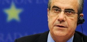 El titular de Trabajo e Inmigración, Celestino Corbacho, durante una conferencia en Bruselas. :: AFP/