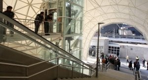 Los nuevos accesos eran una reivindicación ciudadana desde la inauguración de la Línea 1. :: PEDRO URRESTI/