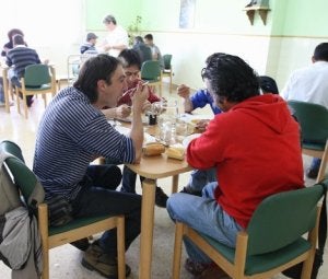 Los usuarios se convierten en una 'gran familia' al menos durante unas horas. ::
PEDRO URRESTI/