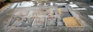 Las excavaciones han sacado a la superficie los cimientos de las estancias conventuales y otros edificios. / EL CORREO/