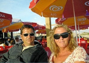 Pareja. Amaia, exconcejal socialista en Eibar, con su marido José Manuel Asensio, exedil en Barakaldo./
