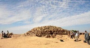 Los restos de la pirámide de Edfu, que ha perdido gran parte de su altura por los saqueos. /Universidad de Chicago/