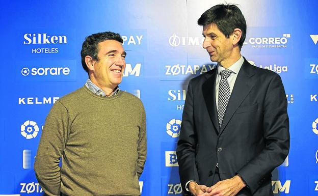 Fernández de Trocóniz y Guillermo Oraá, director financiero albiazul./Blanca castillo
