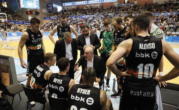 «Es un momento que puede marcar la temporada», dice el técnico del Bilbao Basket