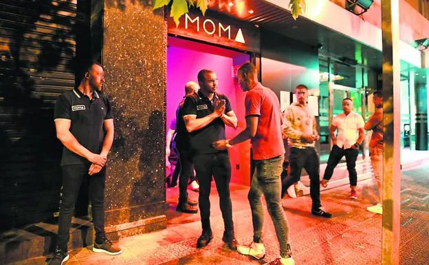 entregar industria Insignia La discoteca Moma reabre con un despliegue de seguridad sin precedentes |  El Correo