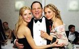 Harvey Weinstein entre Gwyneth Paltrow, que obtuvo el Oscar por 'Shakespeare in Love', y Cameron Diaz./